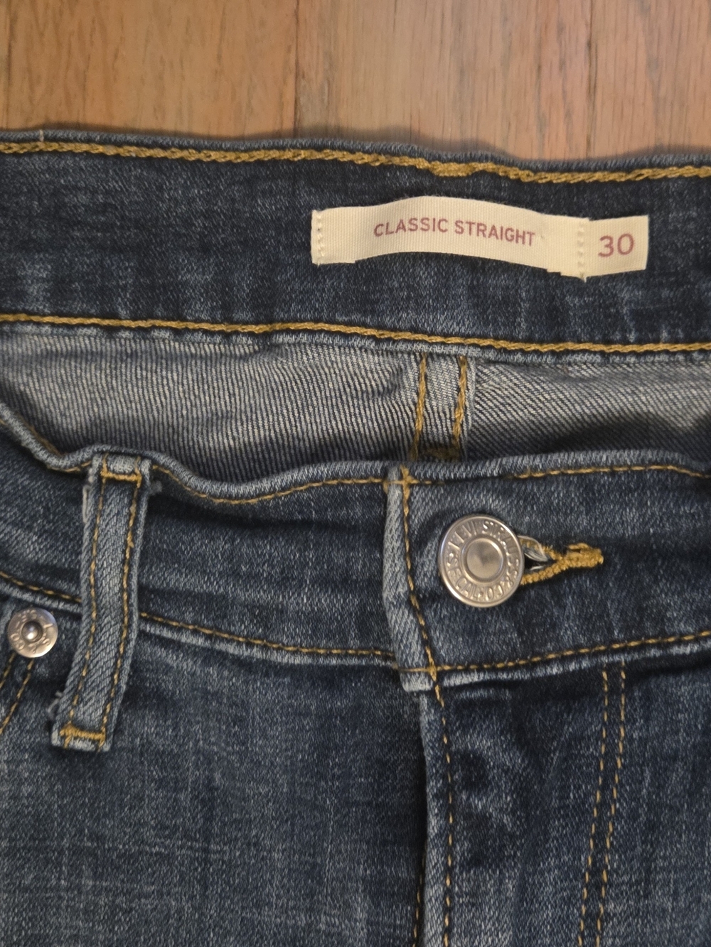 Levi's Classic Straight Jeans in Dark Blue